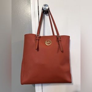 Michael kors bag.